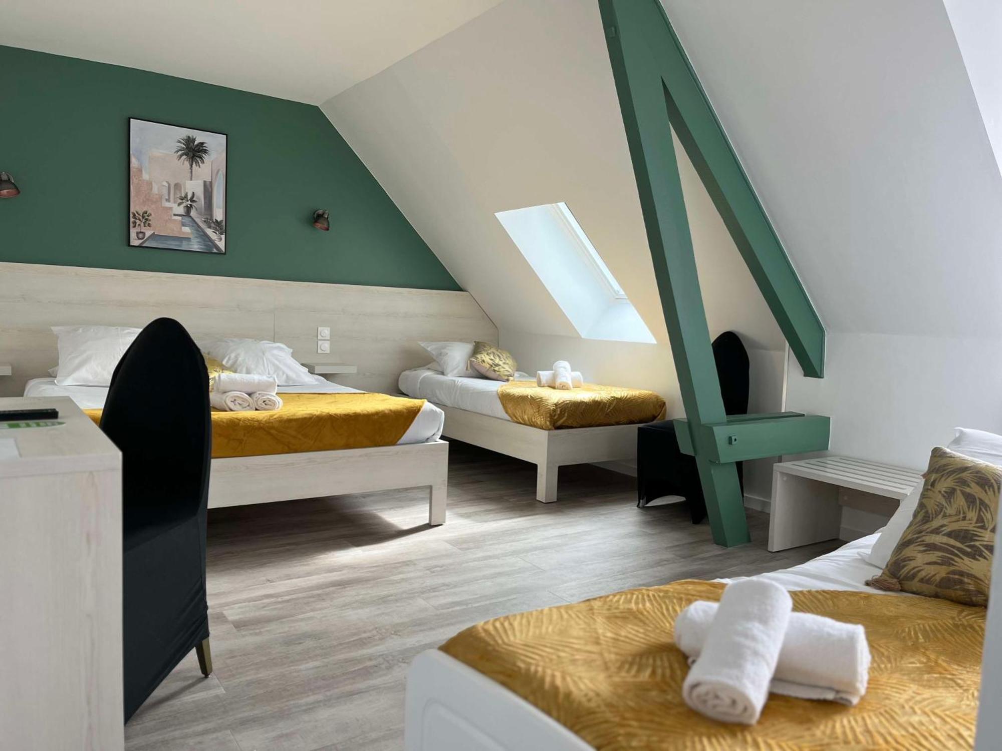 Brit Hotel Du Dauphin LʼAigle Zewnętrze zdjęcie