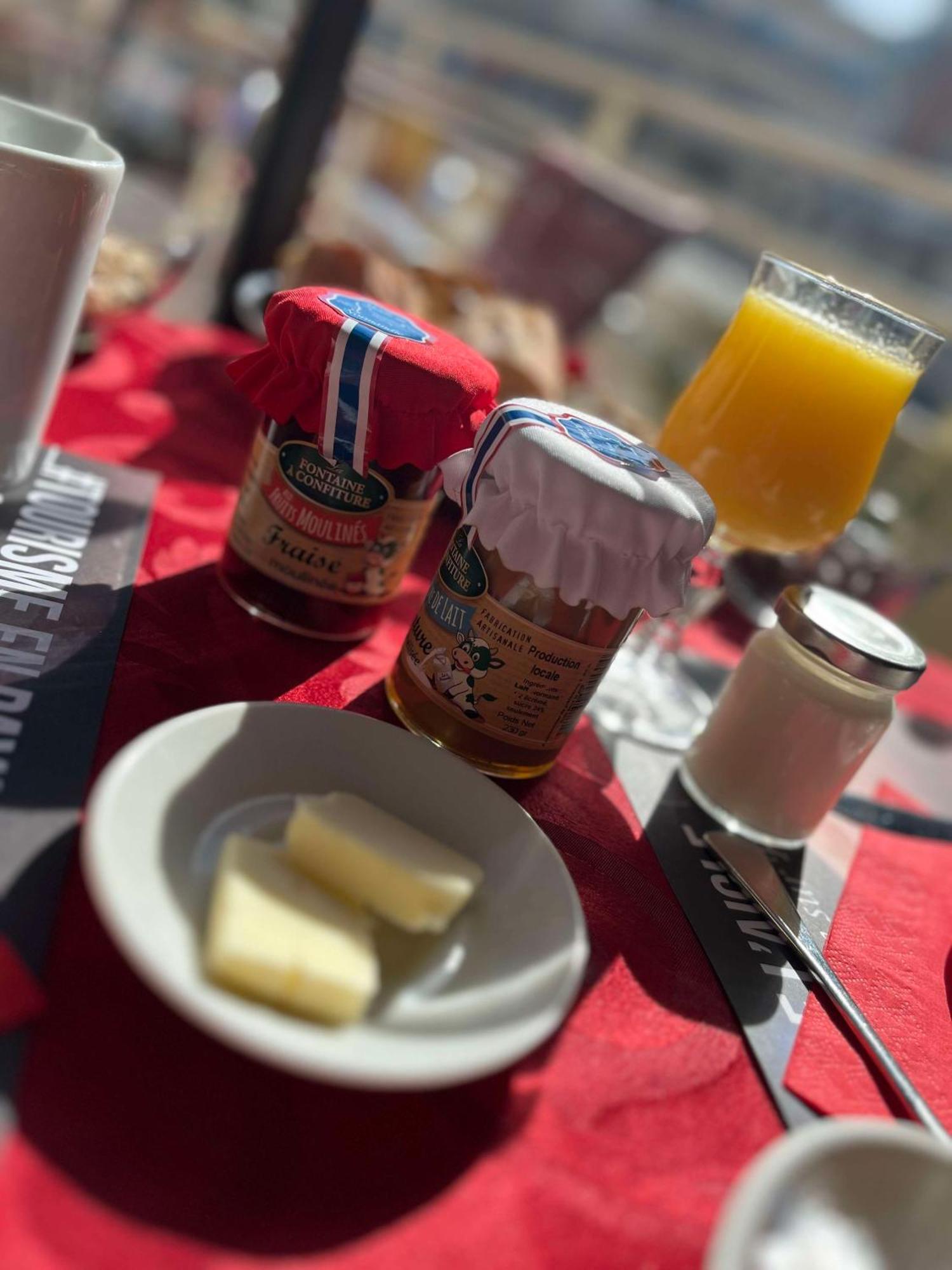 Brit Hotel Du Dauphin LʼAigle Zewnętrze zdjęcie
