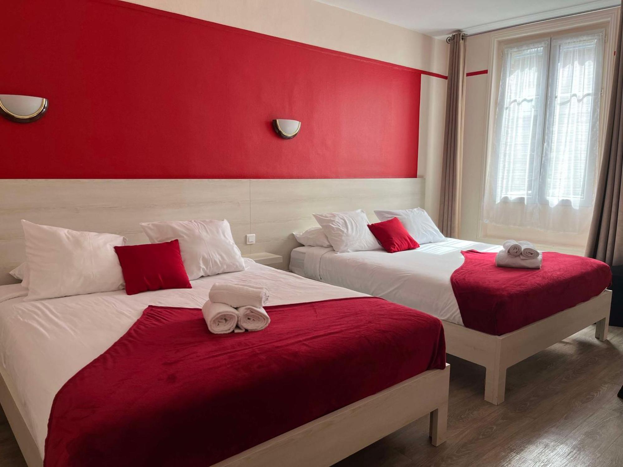 Brit Hotel Du Dauphin LʼAigle Zewnętrze zdjęcie