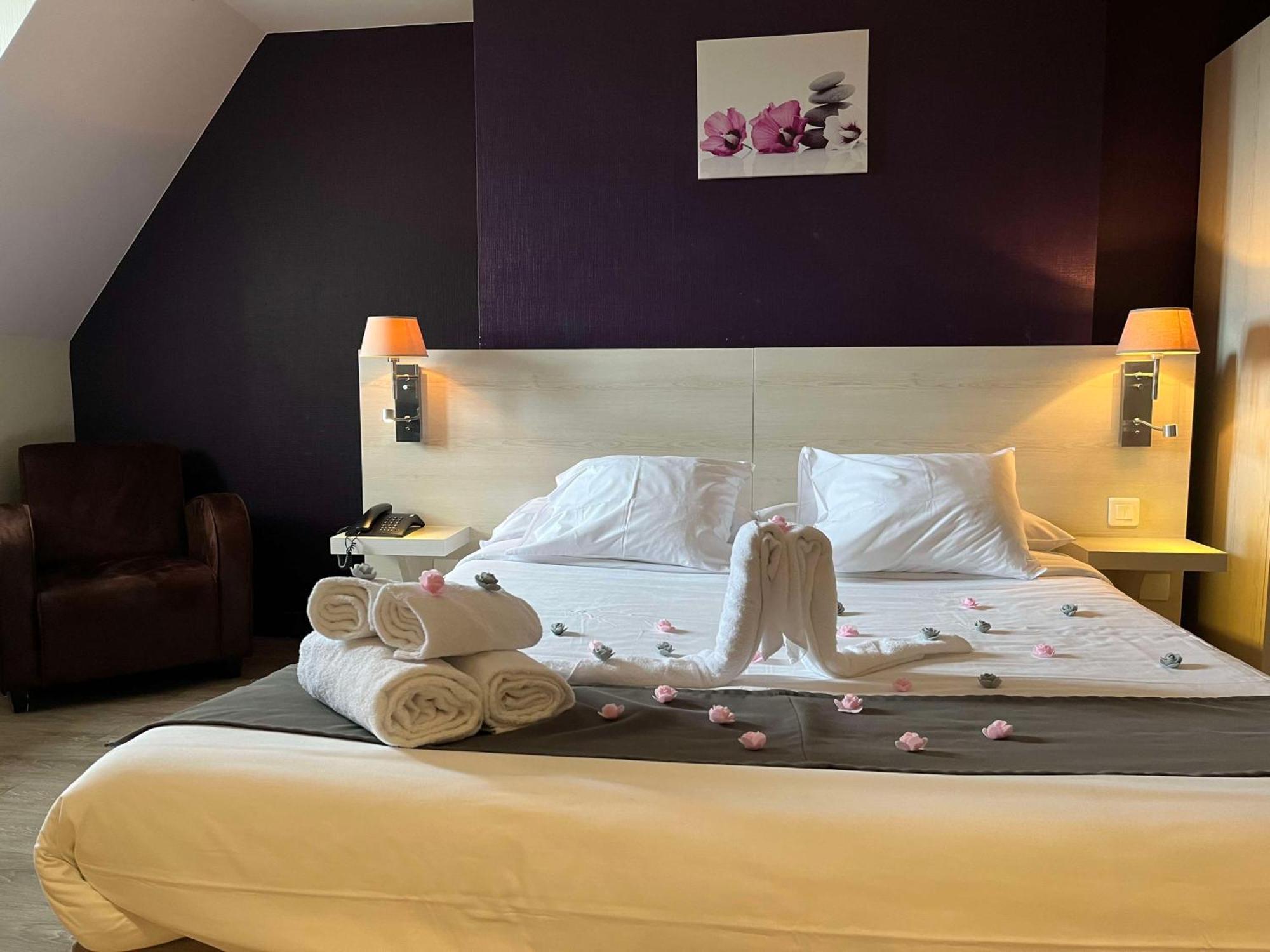 Brit Hotel Du Dauphin LʼAigle Zewnętrze zdjęcie