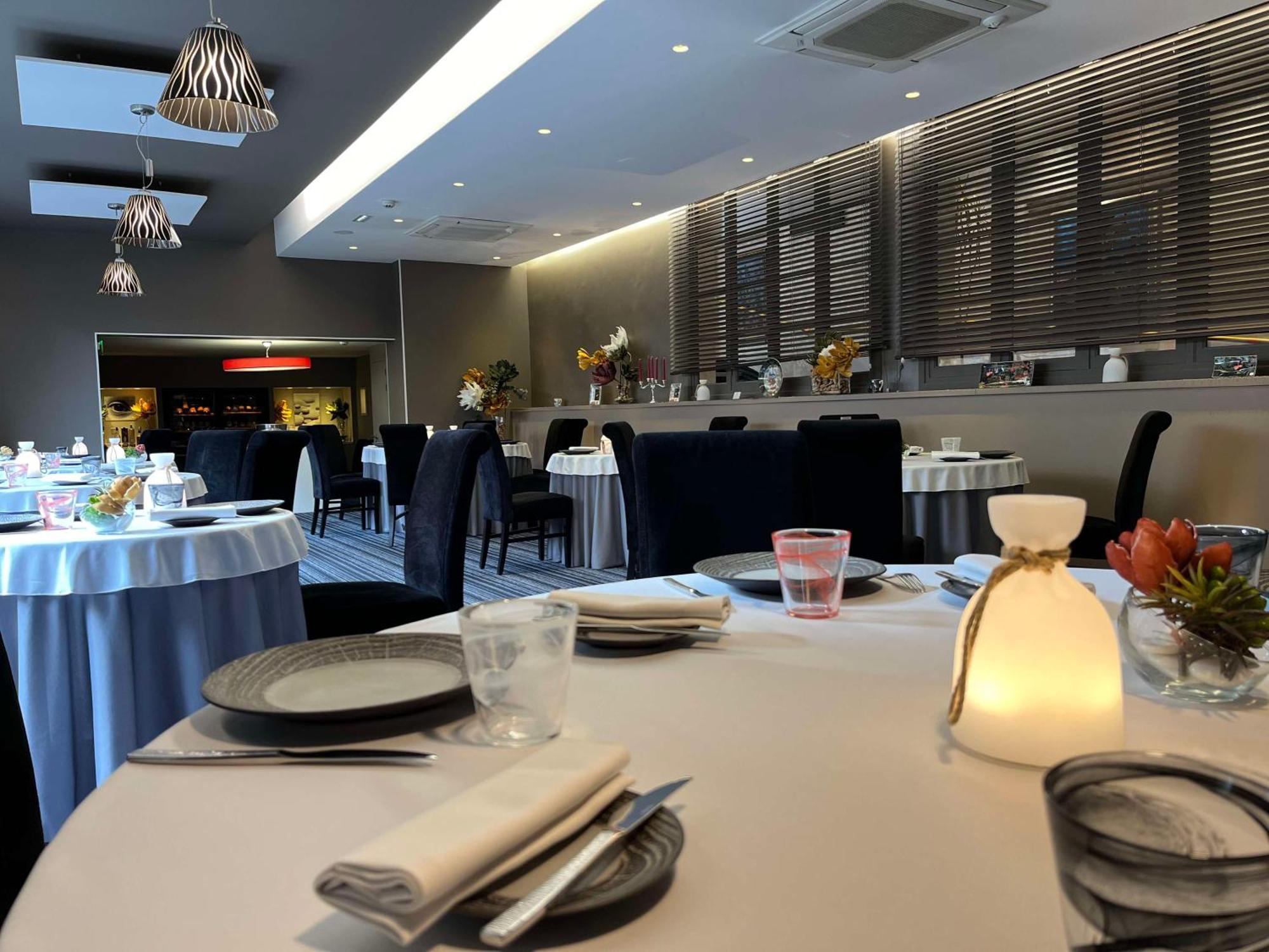 Brit Hotel Du Dauphin LʼAigle Zewnętrze zdjęcie