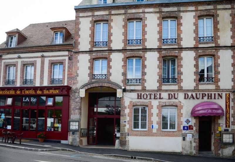 Brit Hotel Du Dauphin LʼAigle Zewnętrze zdjęcie